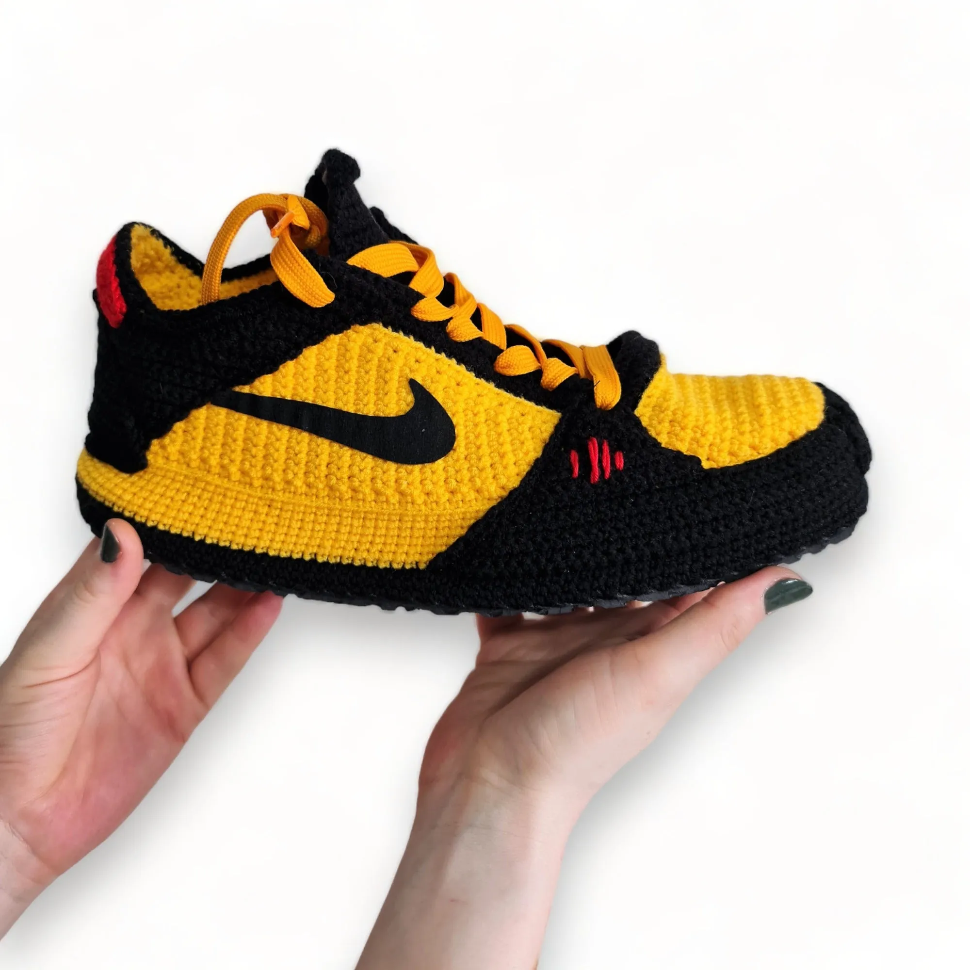 Kobe 5 Bruce-Lee Handmade Knitted Custom Sneaker Slippers, Low-Top Basketball Shoes Plush, Jeet Kune Do, Men & Women Black Mamba 24 Clothes