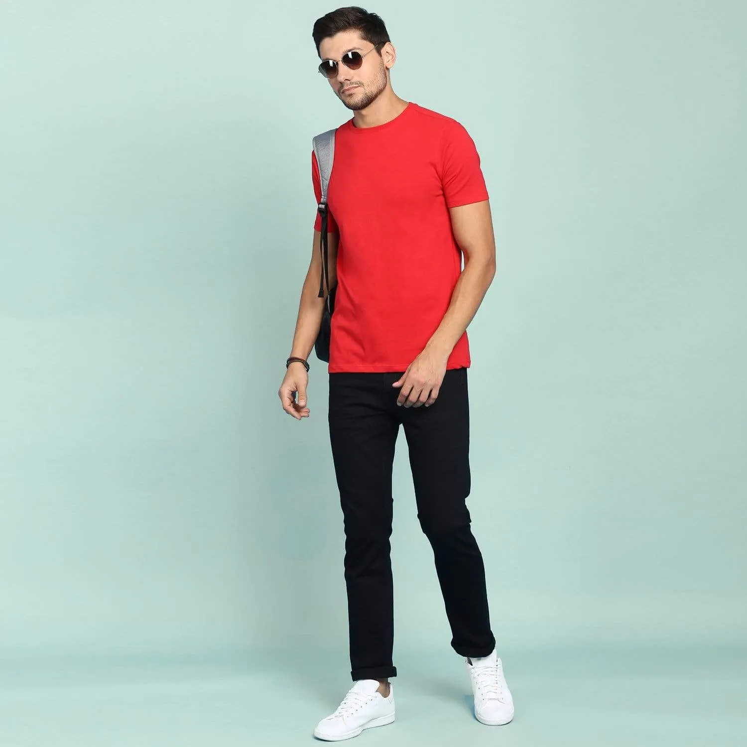 Men's Red t-shirt in plain round neck half sleeves