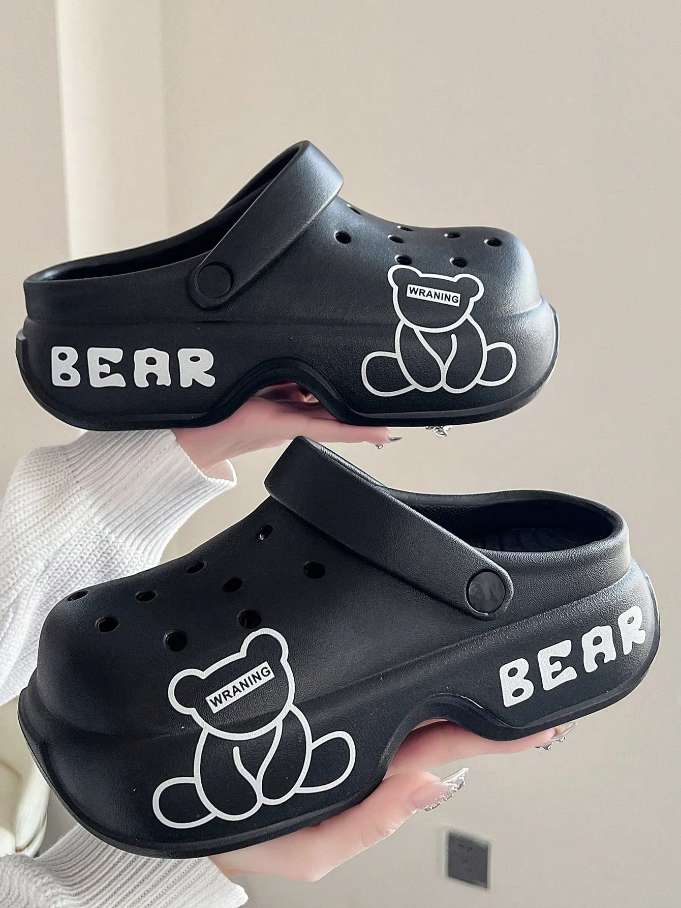 New Arrival Fashionable & Simple Bear Shaped Hollow Out Thick