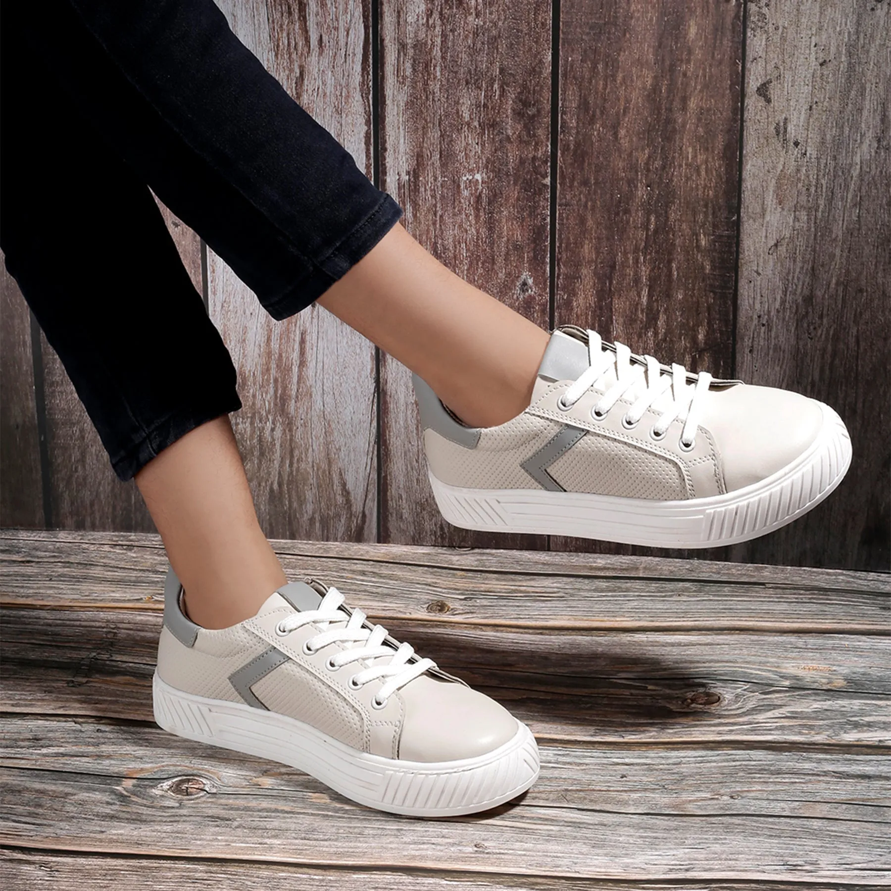 New Stylish Ladies Trendy Casual Sneakers