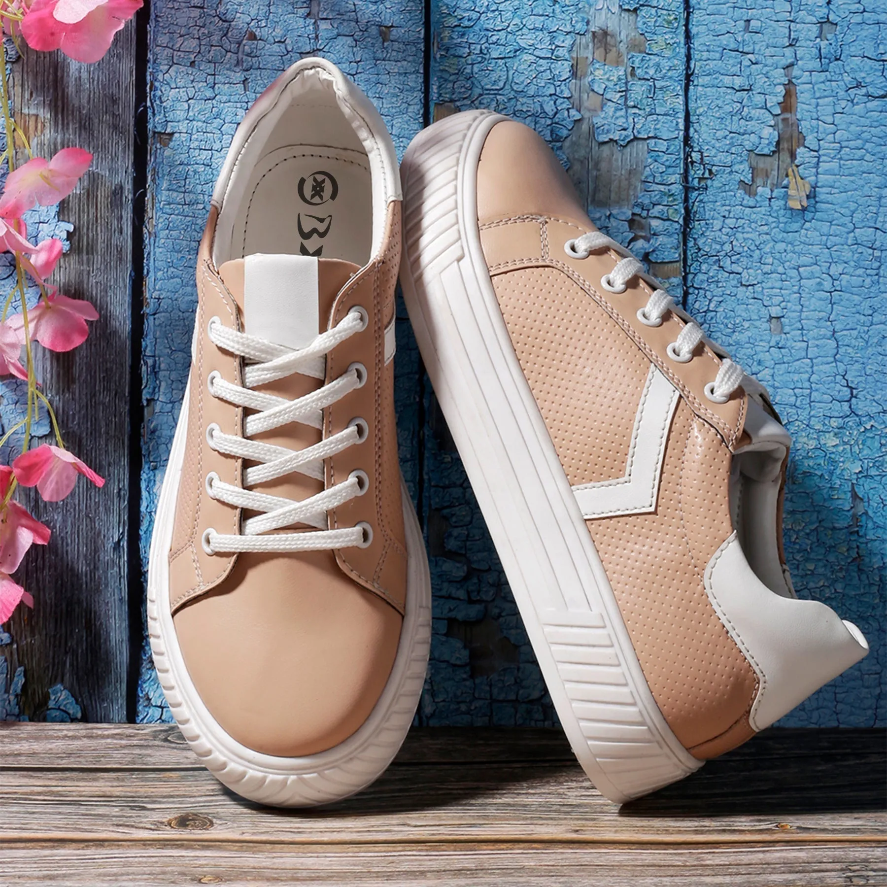 New Stylish Ladies Trendy Casual Sneakers