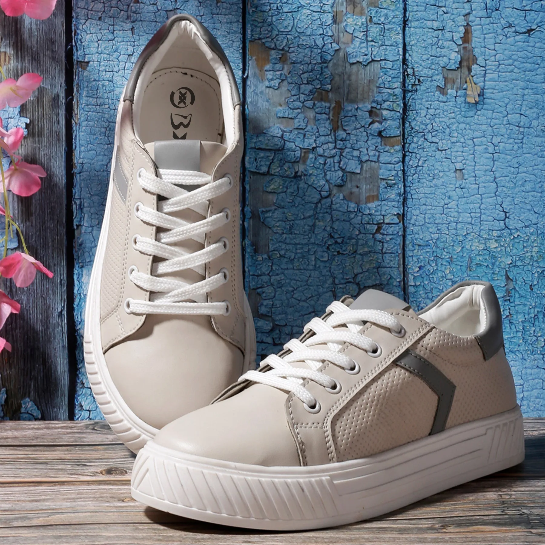 New Stylish Ladies Trendy Casual Sneakers