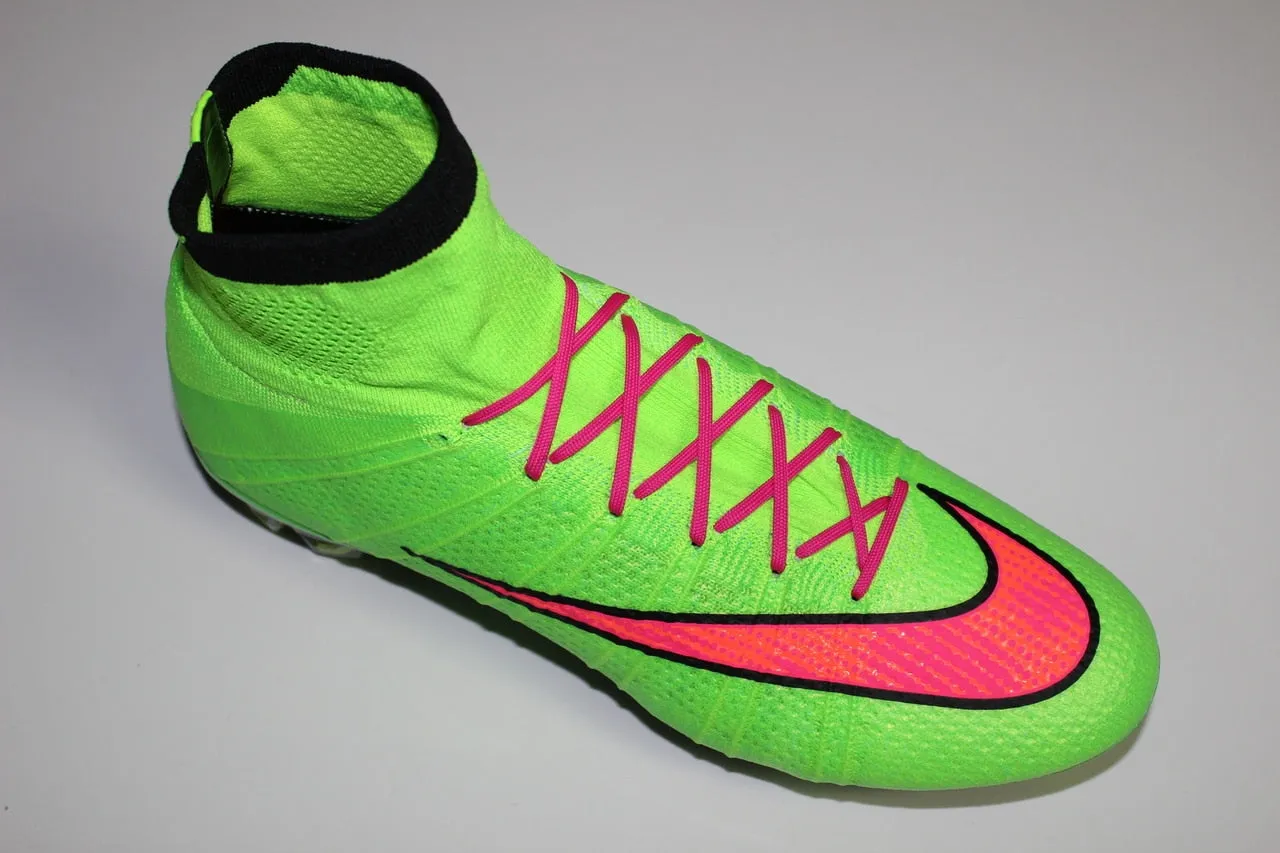 SR4U Laces Neon Pink