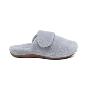 WOMEN'S AETREX MANDY CLOSED TOE SLIPPER | GREY